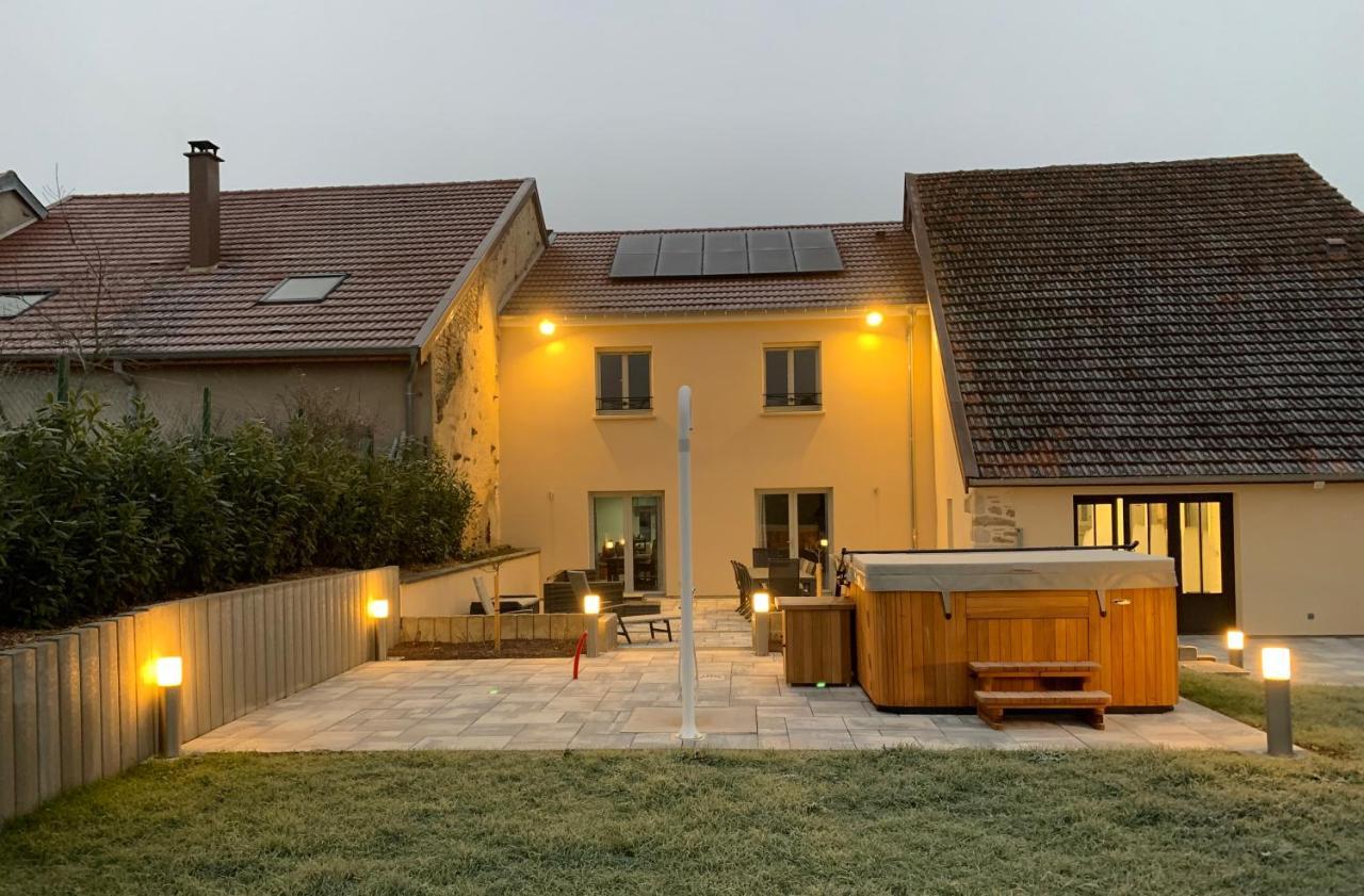 Chez La Rose Luxueuse Cottage Avec Jacuzzi Rouvres-la-Chetive Luaran gambar