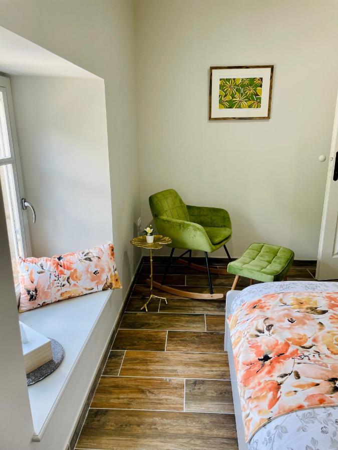 Chez La Rose Luxueuse Cottage Avec Jacuzzi Rouvres-la-Chetive Luaran gambar